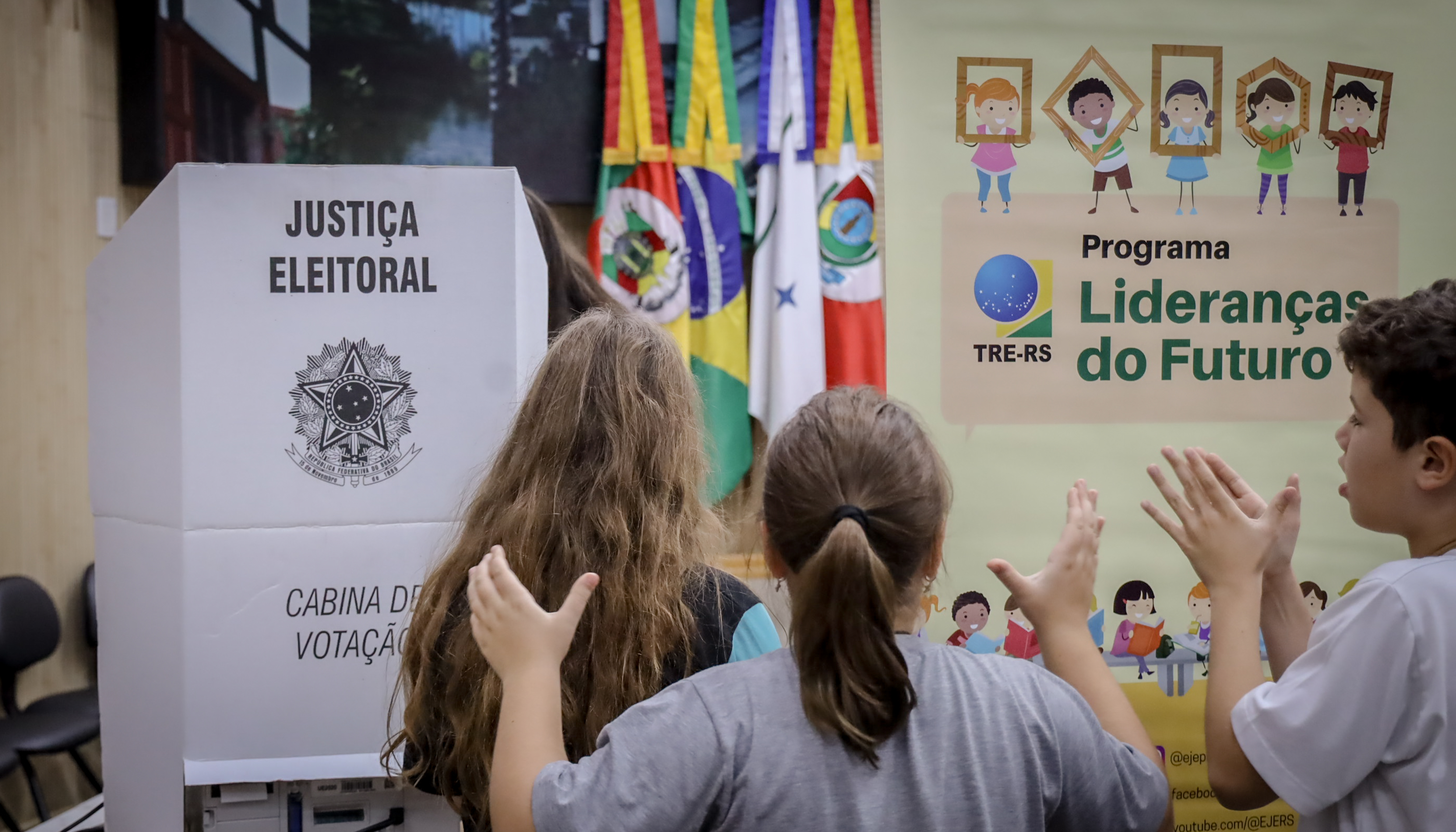 Primeiro dia do Seminário "100 Anos do Pacto de Pedras Altas" tem palestra magna sobre direito constitucional brasileiro